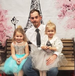 Meet your Posher, Derrick